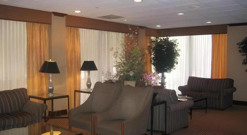 Garden Plaza Hotel 새들브룩 외부 사진