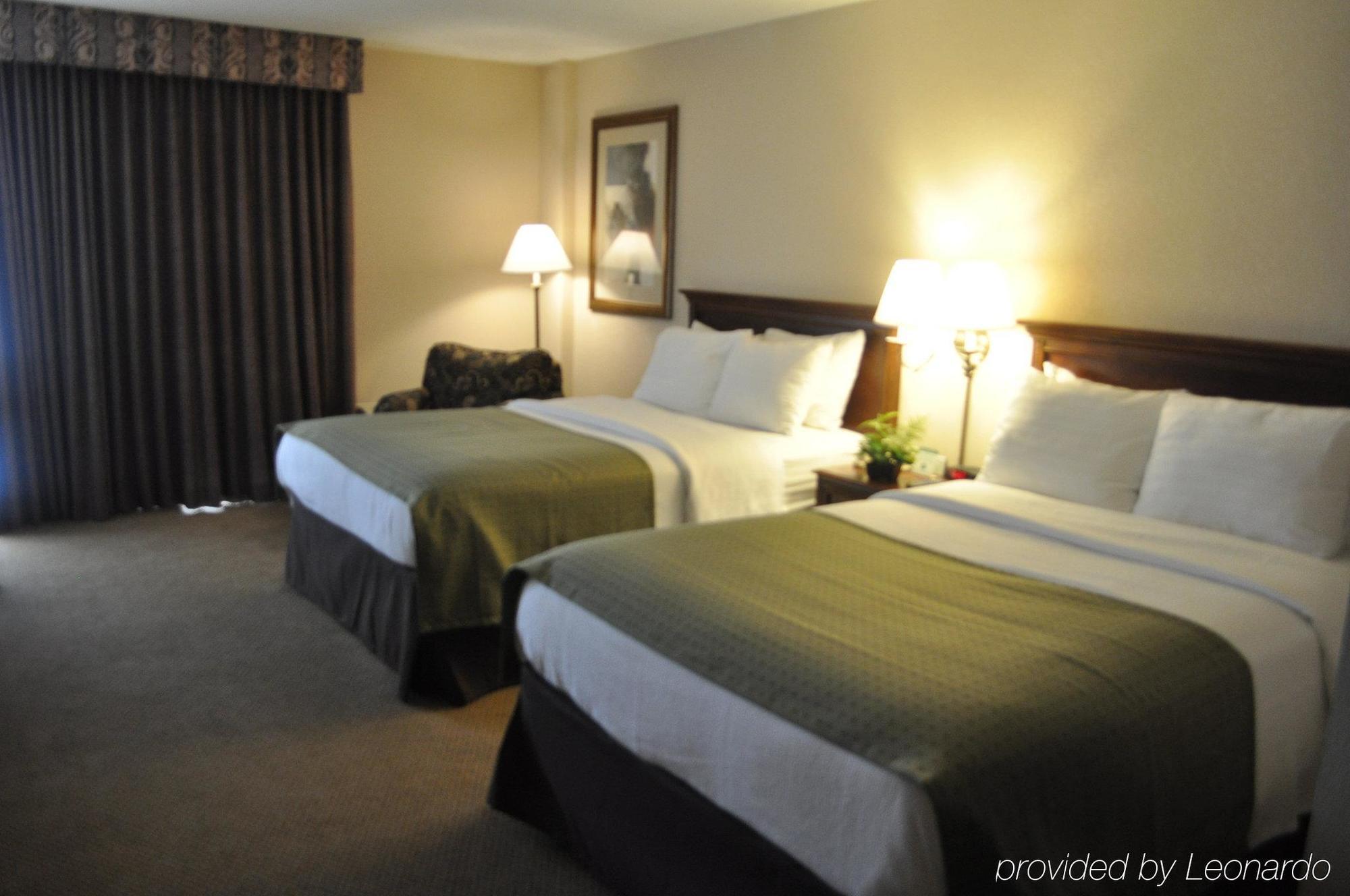 Garden Plaza Hotel 새들브룩 객실 사진